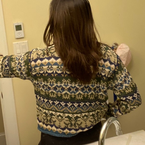 Sweater - Picture 8 of 9